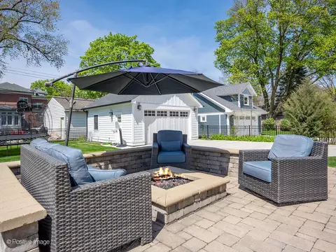Exterior - 554 Forest Ave, River Forest, IL 60305 photo 4 of 22