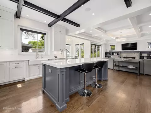 Kitchen - 554 Forest Ave, River Forest, IL 60305 photo 3 of 10