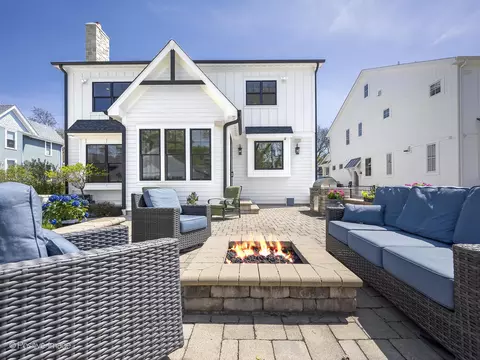 Exterior - 554 Forest Ave, River Forest, IL 60305 photo 7 of 22