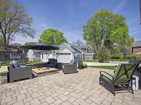 Exterior - 554 Forest Ave, River Forest, IL 60305 photo 5 of 22