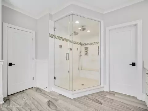 Bath - 554 Forest Ave, River Forest, IL 60305 photo 3 of 13