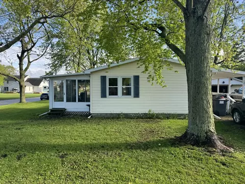 709 E Boone St, Tolono, IL 61880