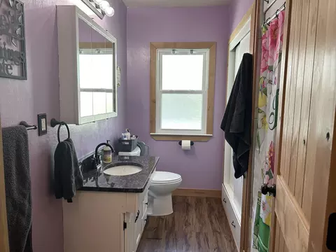 Bath - 603 Genesee Ave, Morrison, IL 61270 photo 1 of 1