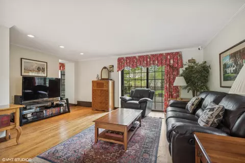 Living - 172 De Windt Rd, Winnetka, IL 60093 photo 3 of 3