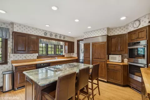 Kitchen - 172 De Windt Rd, Winnetka, IL 60093 photo 1 of 1