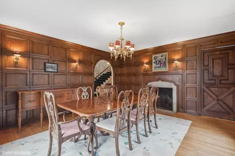 Dining - 172 De Windt Rd, Winnetka, IL 60093 photo 2 of 2