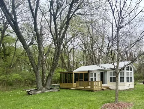 17101 Woodhaven, Sublette, IL 61367