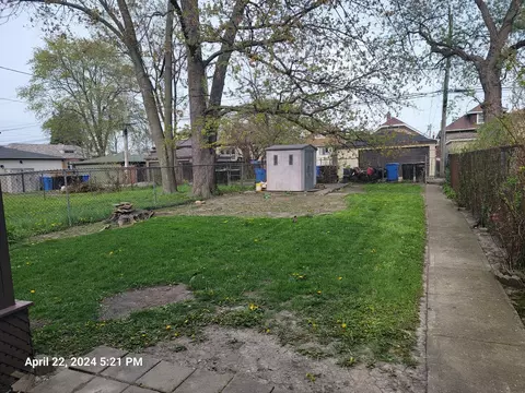 10111 S Forest Ave, Chicago, IL 60628 photo 10