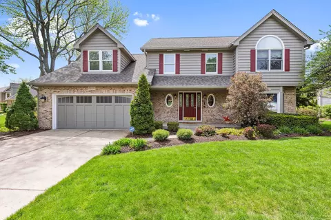 2805 Castlewood Ct, Aurora, IL 60504