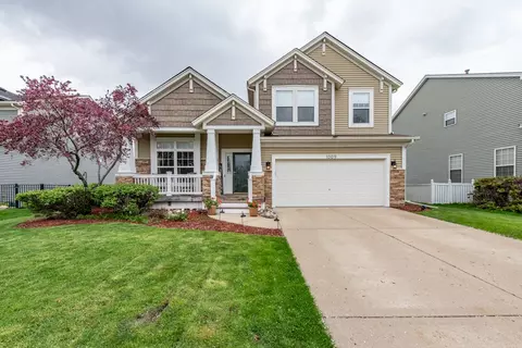 1009 Club Lake Dr, Antioch, IL 60002