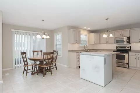 Dining - 3161 Butterfly Dr, Normal, IL 61761 photo 4 of 4
