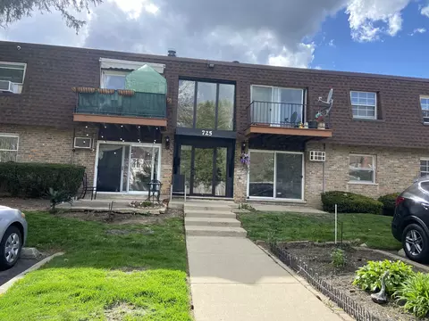 725 Grove Dr #109, Buffalo Grove, IL 60089