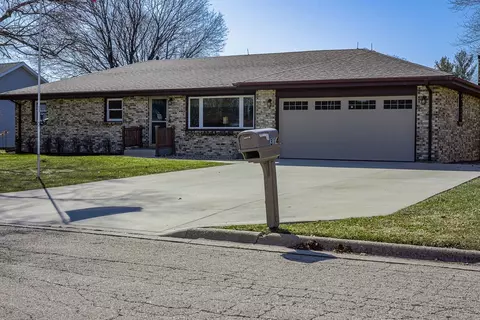 314 Whittemore Dr, South Beloit, IL 61080