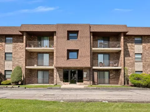 2237 175th St #1A, Lansing, IL 60438