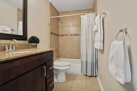 Bath - 5275 Eaglewood Ct, Plainfield, IL 60586 photo 3 of 3