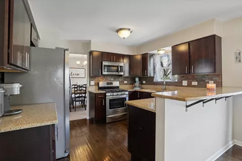 Kitchen - 5275 Eaglewood Ct, Plainfield, IL 60586 photo 2 of 2