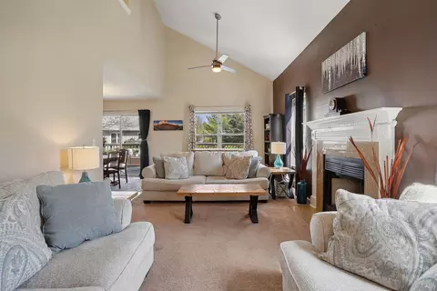 Living - 5275 Eaglewood Ct, Plainfield, IL 60586 photo 3 of 8