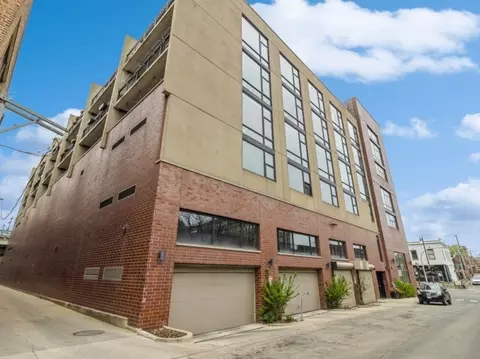 3946 N Ravenswood Ave #502, Chicago, IL 60613
