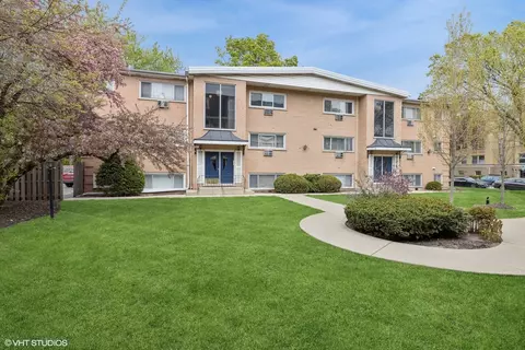 407 Wesley Ave #5, Oak Park, IL 60302