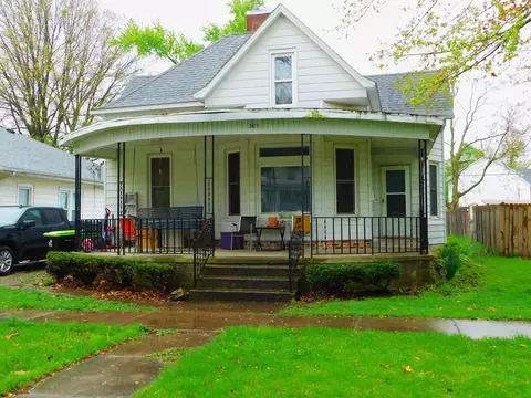 305 Elm St, Fairbury, IL 61739