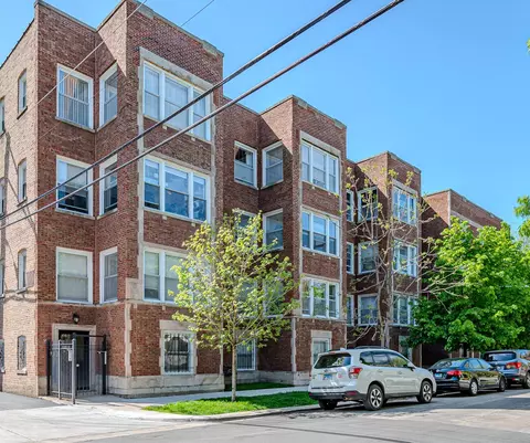 6748 N Greenview Ave #3, Chicago, IL 60626
