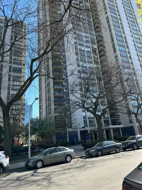 1360 N Sandburg Ter #1901C, Chicago, IL 60610