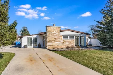5135 N Overhill Ave, Chicago, IL 60656