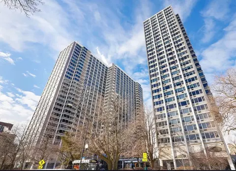 4250 N Marine Dr #1025, Chicago, IL 60613