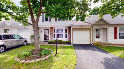 1555 N Gatewood Ave, Palatine, IL 60067