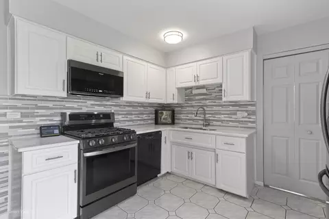 4911 Forest Ct, Oak Forest, IL 60452 photo 6