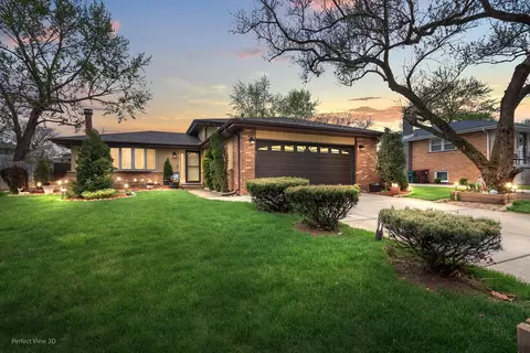 4911 Forest Ct, Oak Forest, IL 60452 photo 2