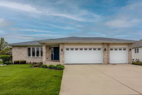 16268 Celtic Cir, Manhattan, IL 60442 photo 2
