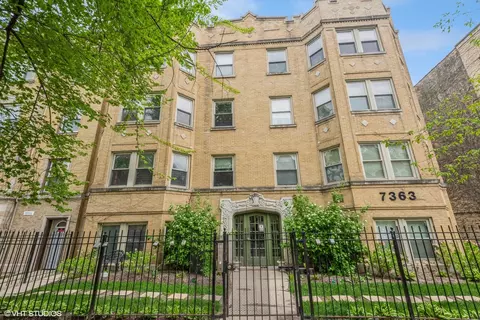 7363 N Damen Ave #202, Chicago, IL 60645