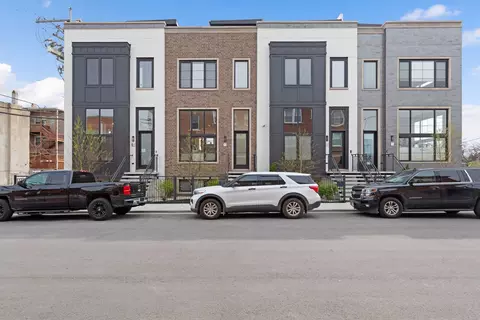 3851 S Calumet Ave, Chicago, IL 60653