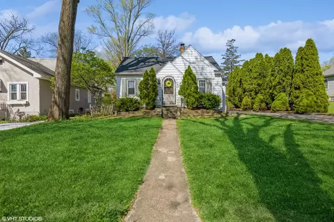 4902 Edward Ave, Downers Grove, IL 60515