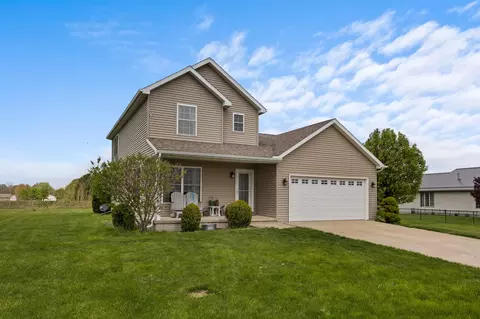 Exterior - 7739 Lakewood Rd, Weldon, IL 61882 photo 2 of 5