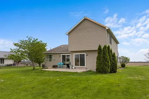 Exterior - 7739 Lakewood Rd, Weldon, IL 61882 photo 4 of 5