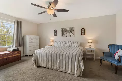 Bedroom - 7739 Lakewood Rd, Weldon, IL 61882 photo 4 of 6