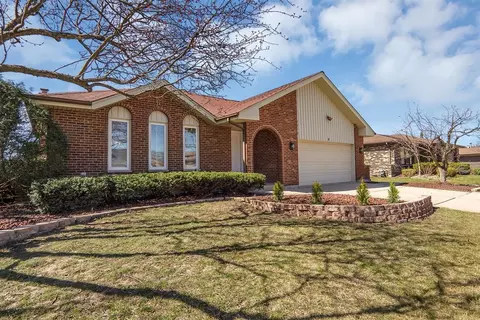 7810 Surrey Dr, Darien, IL 60561