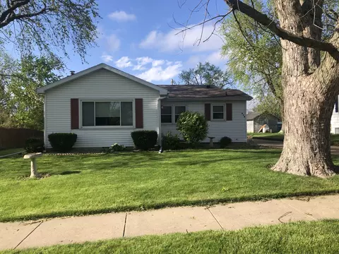 314 E 5th St, Gridley, IL 61744