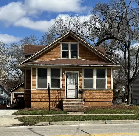 645 Saint Charles St, Elgin, IL 60120