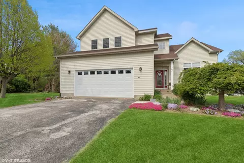 301 Old Darby Ln, Winthrop Harbor, IL 60096