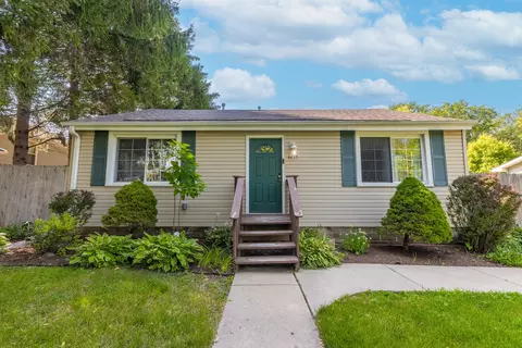 3435 Grove Ave, Gurnee, IL 60031