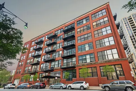 525 W Superior St #626, Chicago, IL 60654