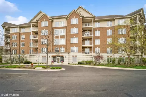 610 Robert York Ave #202, Deerfield, IL 60015
