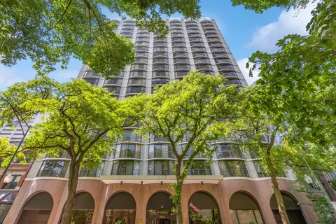 1440 N State St #17C, Chicago, IL 60610