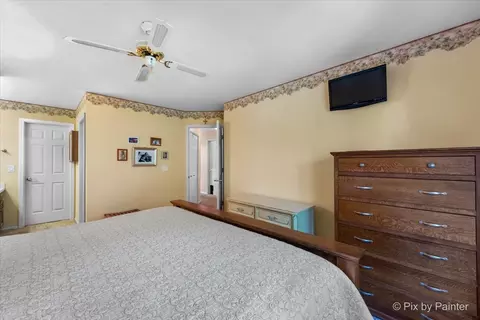 Bedroom - 953 Interloch Ct, Algonquin, IL 60102 photo 2 of 2