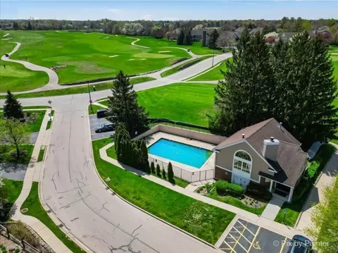 View/Area - 953 Interloch Ct, Algonquin, IL 60102 photo 4 of 7