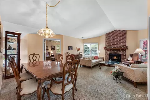 Living - 953 Interloch Ct, Algonquin, IL 60102 photo 3 of 6