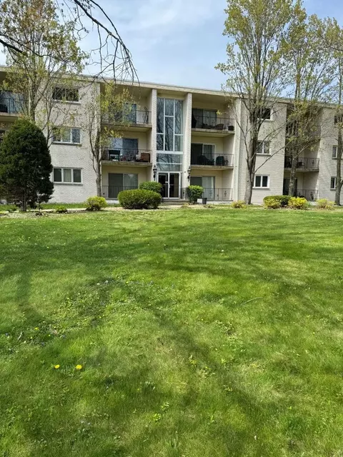 1004 Harding Dr #306, Urbana, IL 61801